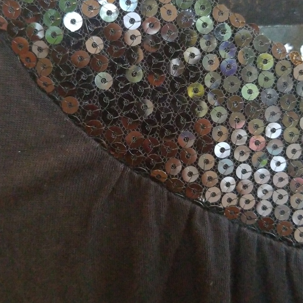 Top - Picture 2 of 3